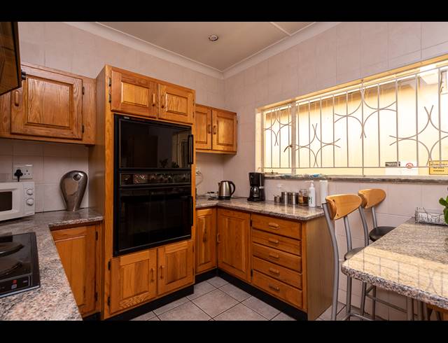 BEDROOM ROOM TO LET IN RANDHART